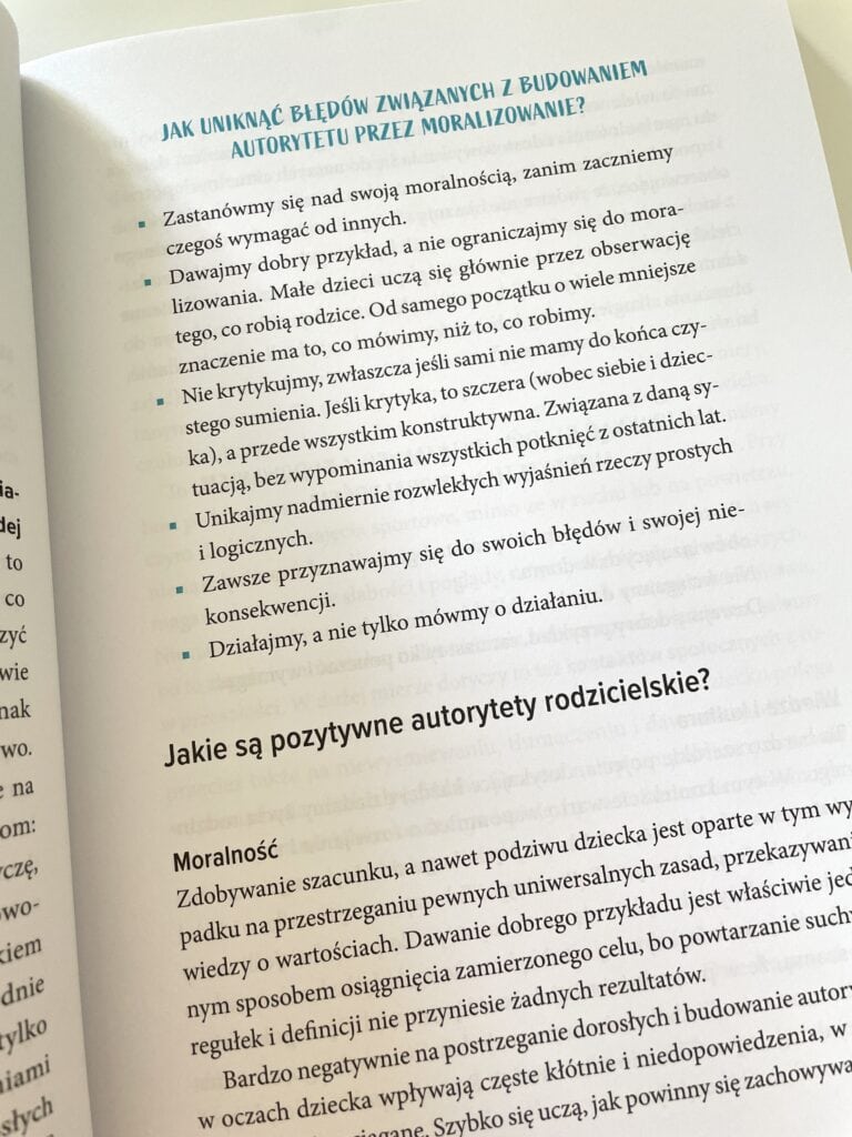 trudne-tematy-dla-mamy-i-taty-jak-wspierac-dziecko-gdy-tego-potrzebuje-poradnik-dla-rodzicow4