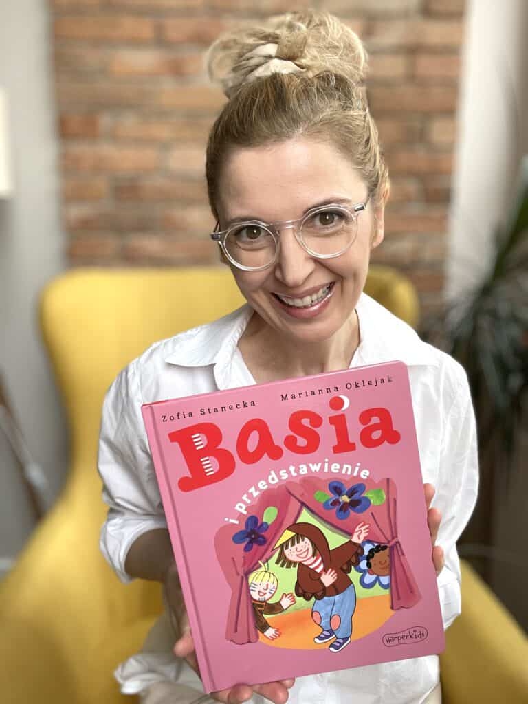 basia-wielka-ksiega-przygod-6-basia-i-przedstawienie-recenzja-ksiazki-dla-dzieci aktywne czytanie1