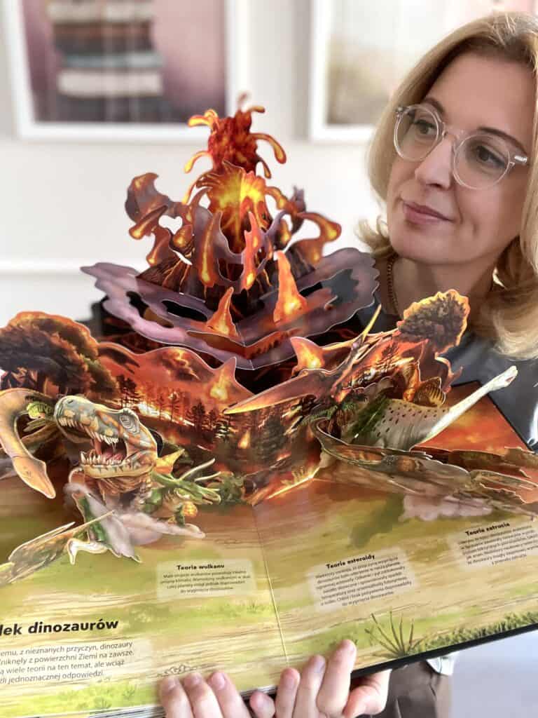 ksiazka-3d-dinozaury-niezwykly-pop-up-dla-dzieci-recenzja-ksiazki-dla-dzieci-awm aktywne czytanie3