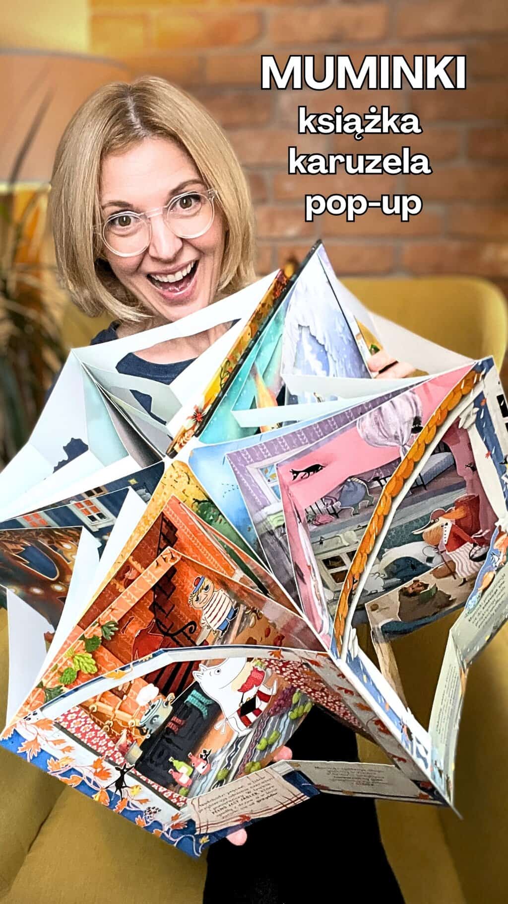 ”Rok w Dolinie Muminków” Książka pop-up karuzela