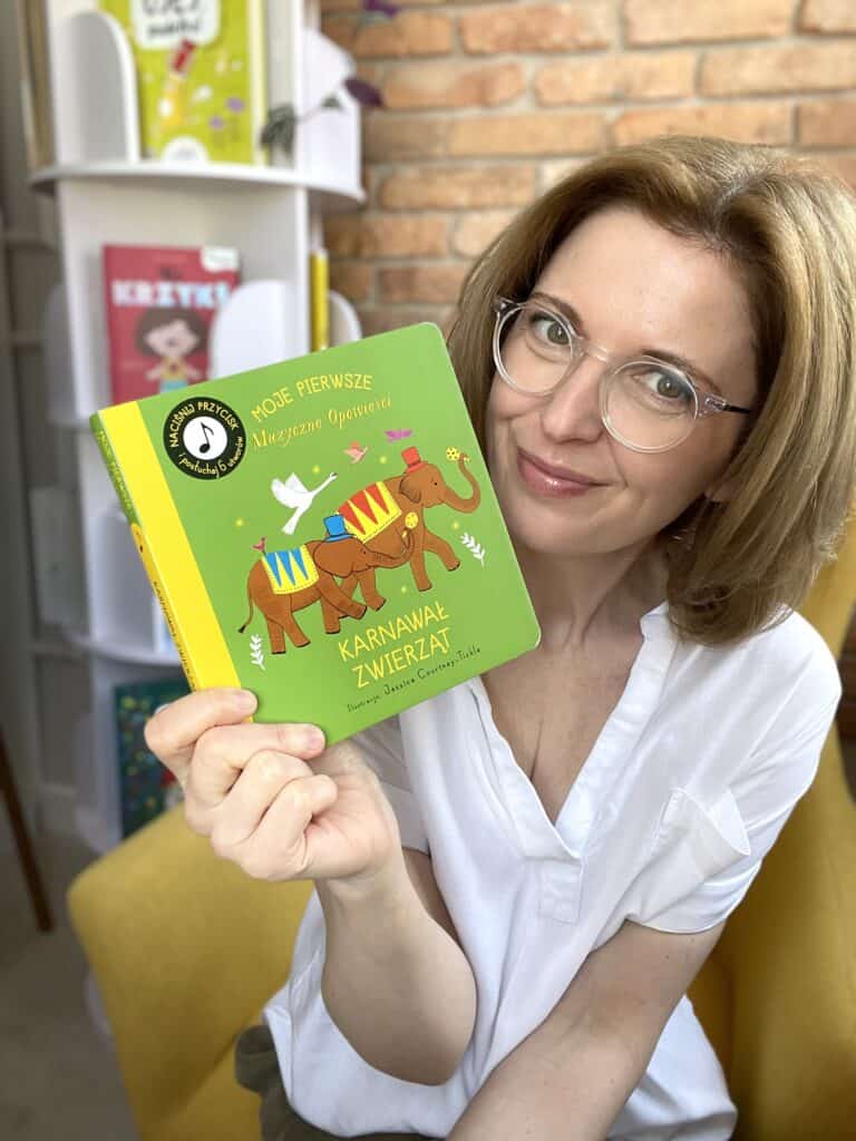 karnawal-zwierzat-kartonowa-ksiazka-z-muzyka-klasyczna-dla-dzieci-recenzja