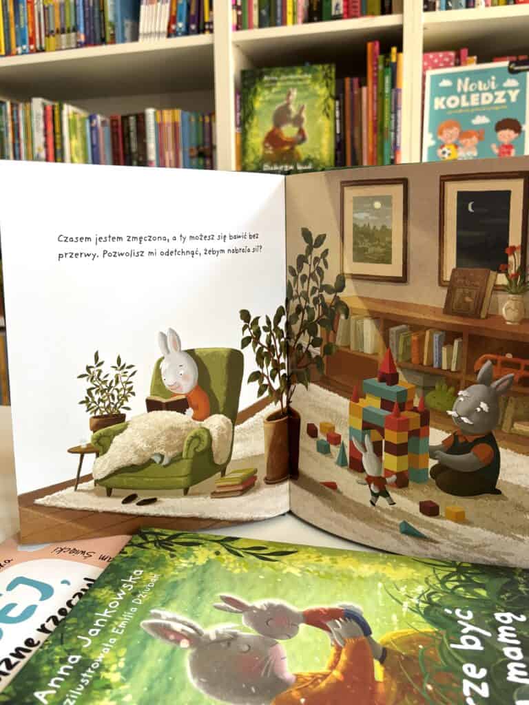 dobrze-byc-twoja-mama-najpiekniejsza-ksiazka-o-milosci-z-ilustracjami-emili-dziubak-recenzja aktywne czytanie anna jankowska1