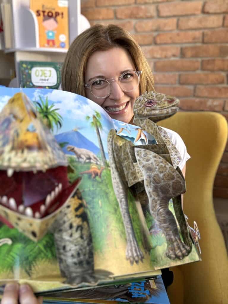 fascynujace-dinozaury-ksiazka-pop-up-i-inne-inspiracje-na-prezent-z-efektem-wow-recenzja