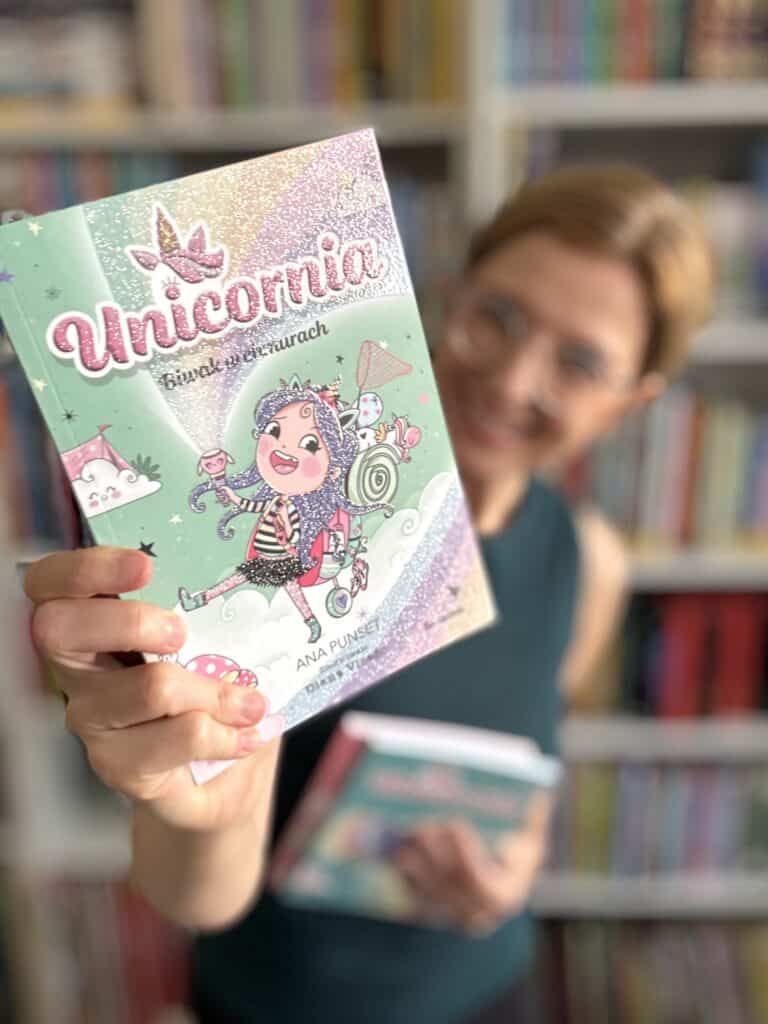 unicornia-biwak-w-chmurach-wydawnictwo-totamto-recenzja-ksiazki-dla-dzieci
