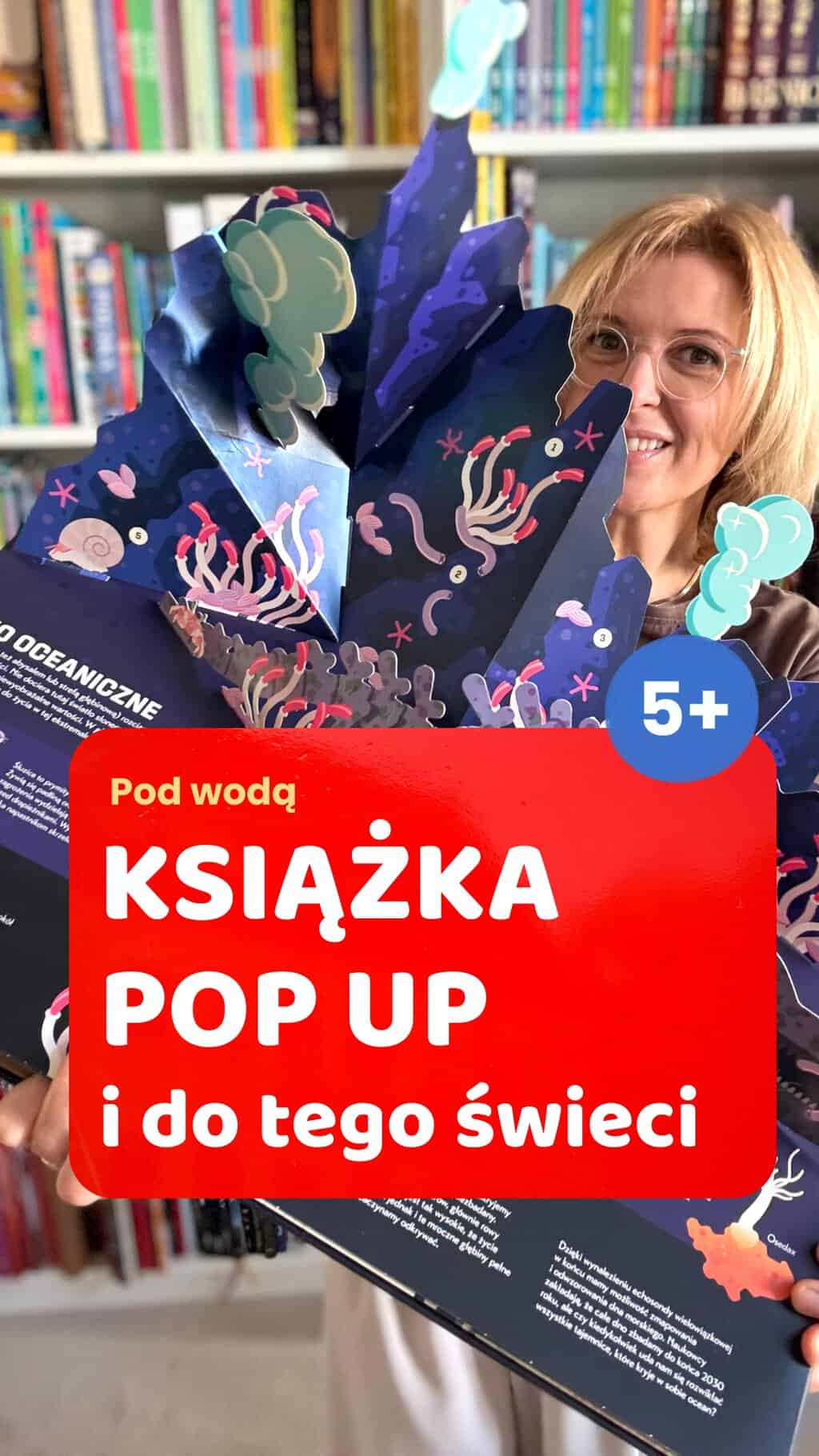 Pod&nbsp;wodą. Przewodnik pop-up. Książka świecąca w&nbsp;ciemności Wydawnictwa Tekturka